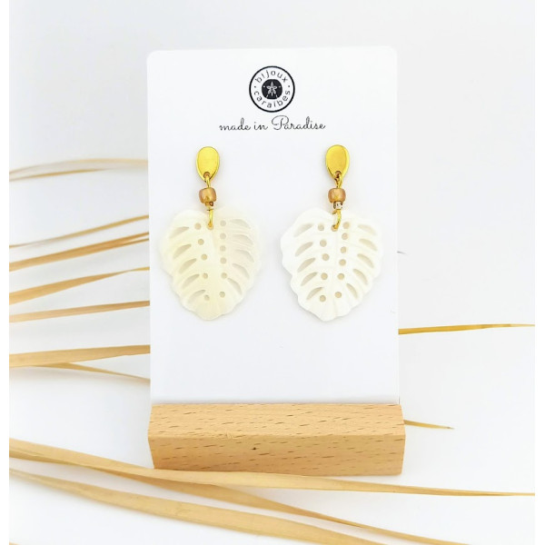 BOUCLES D'OREILLES FEUILLE MONSTERA NACRE ET VERRE